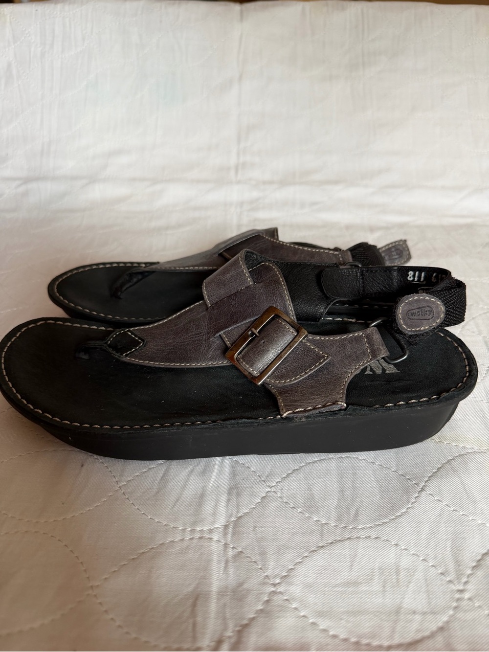Wolky Tahiti Gray Distressed Leather Thong Sandals Comfort Shoes Size EU 40